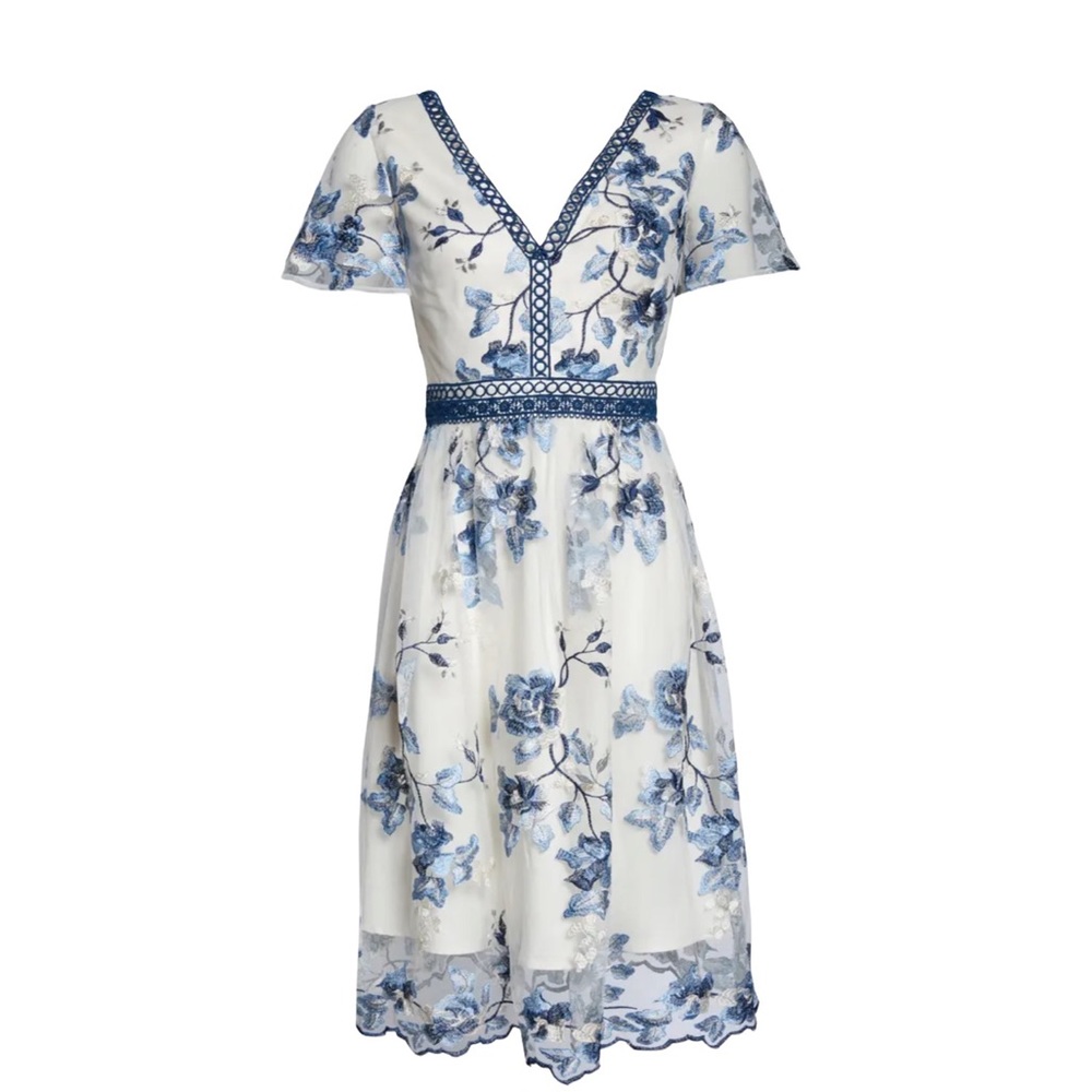 Chi Chi London Ashlee Embroidered Mesh Floral Dress 4 NWT - Picture 14 of 14